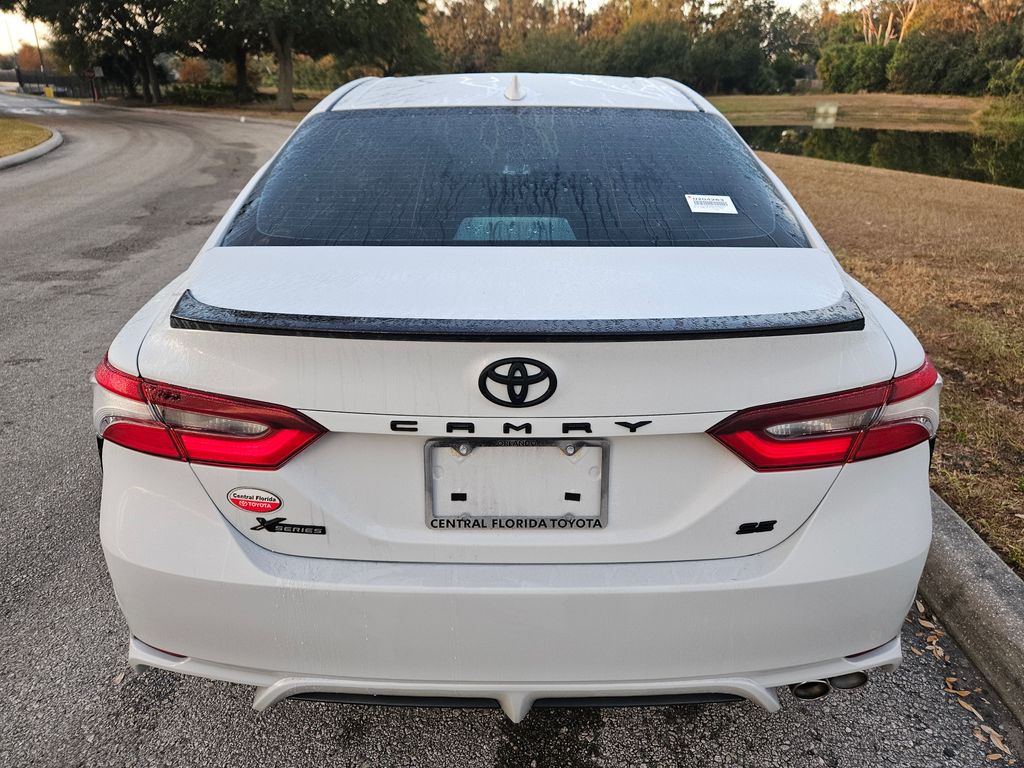 2024 Toyota Camry SE 4