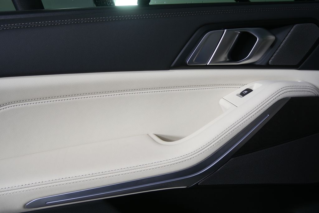 Thumbnail: 2026 BMW X5 - 14