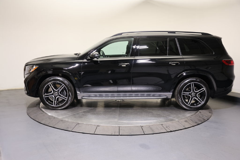 Thumbnail: 2027 Mercedes-Benz GLS - 2