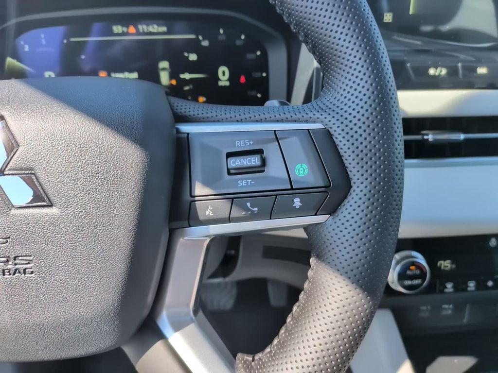 New 2026 Black Mitsubishi SE image 21