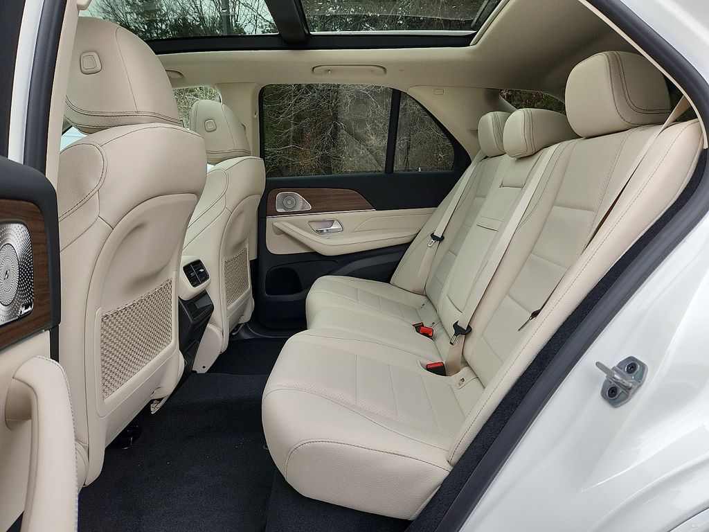 Thumbnail: 2026 Mercedes-Benz GLE - 6