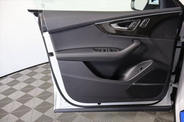 Thumbnail: 2026 Audi Q8 - 7