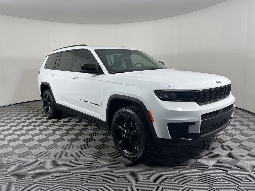 Thumbnail: 2023 Jeep Grand Cherokee L - 6