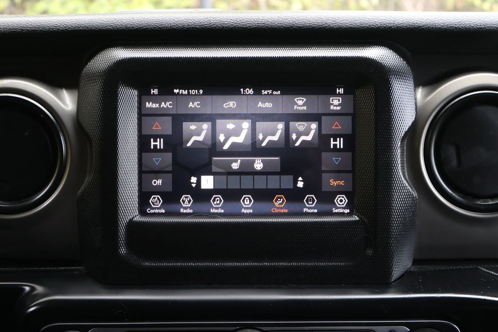 Thumbnail: 2019 Jeep Wrangler - 16