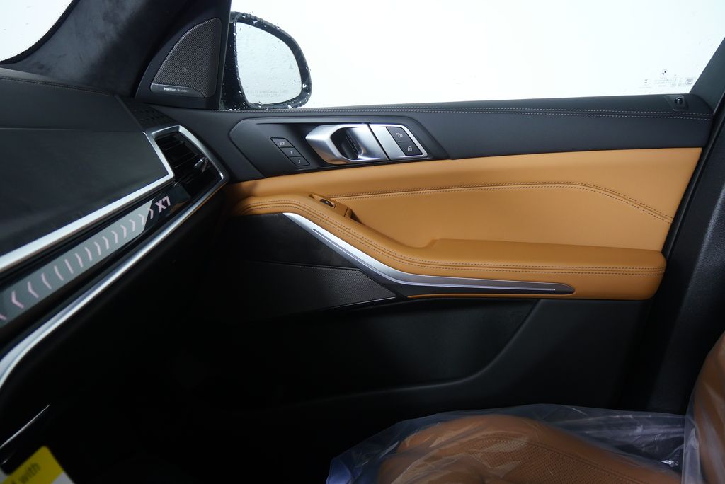 2026 BMW X7 xDrive40i 24