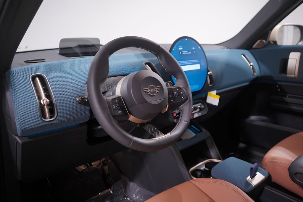 2025 MINI Cooper Countryman Iconic 6