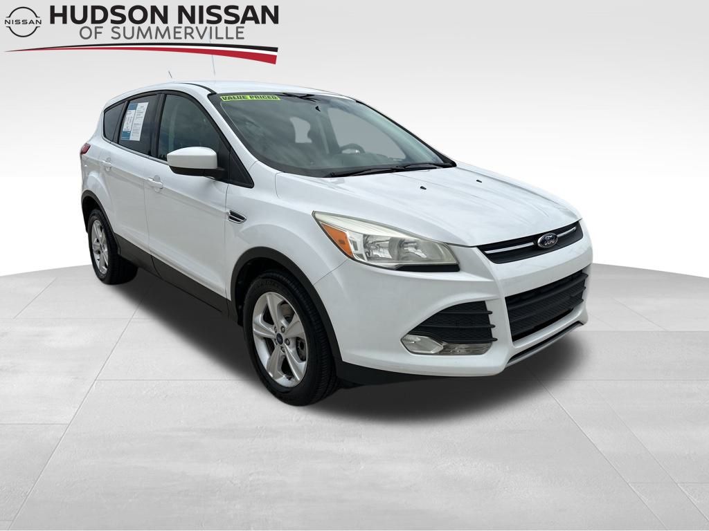 2014 Oxford White Ford Escape SE SUV