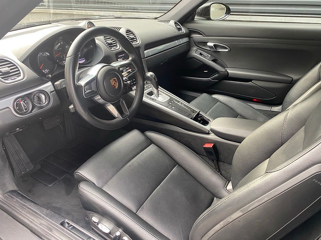 Thumbnail: 2018 Porsche 718 Cayman - 6