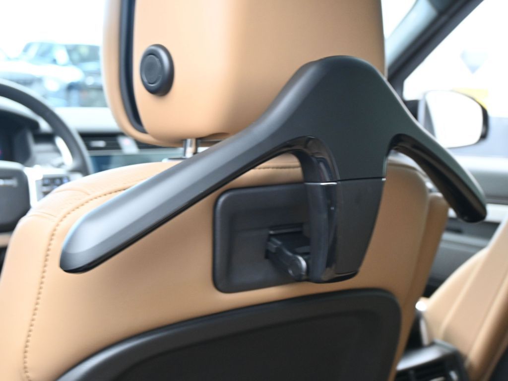 2026 Land Rover Discovery Gemini Edition - Photo 37
