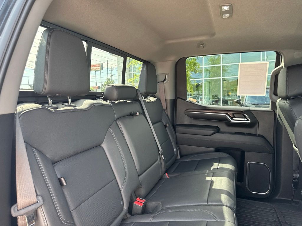 Used 2024 Black GMC SLT image 21