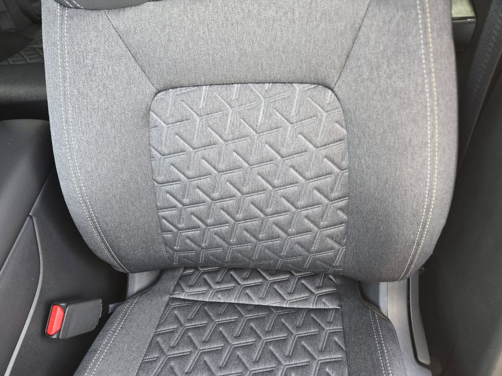 2026 Nissan Kicks SV - 9