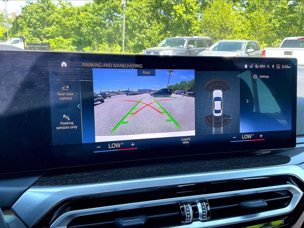 2023 BMW 3 Series — photo 18