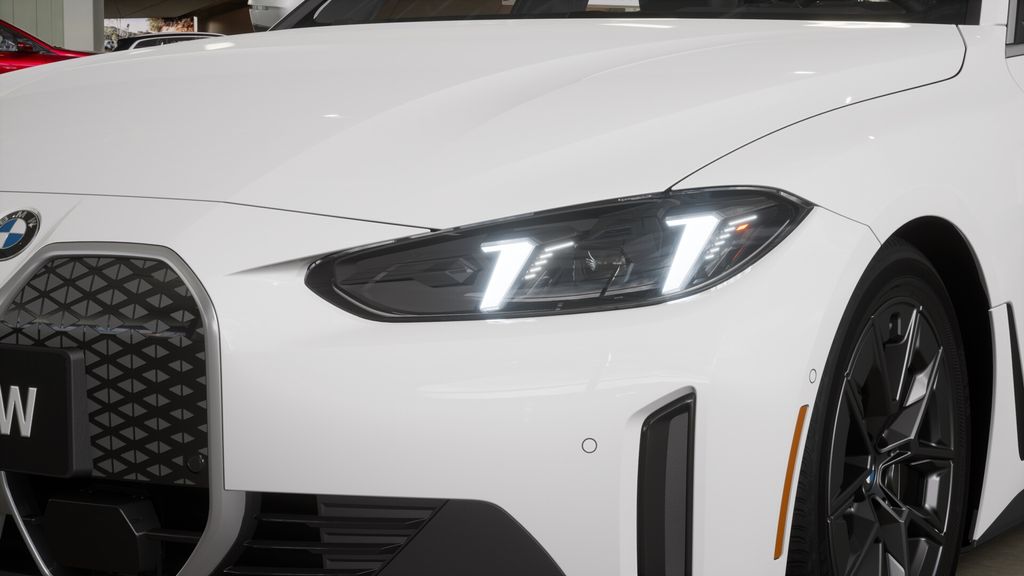 Thumbnail: 2025 BMW i4 - 31