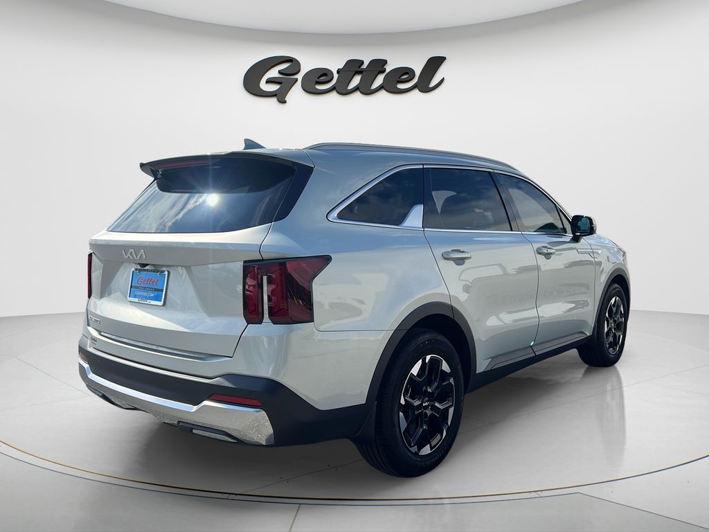 Used 2026 White Kia S image 5