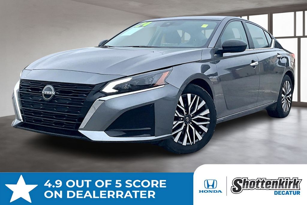 2024 Nissan Altima SV's photo