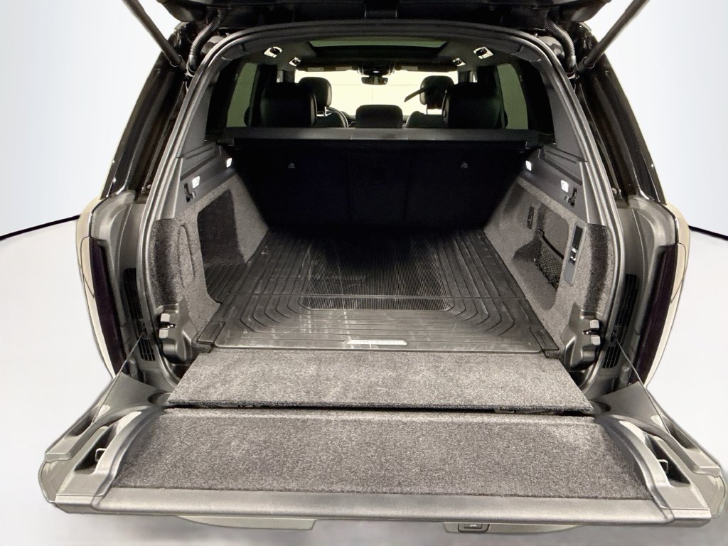 Thumbnail: 2026 Land Rover Range Rover - 28