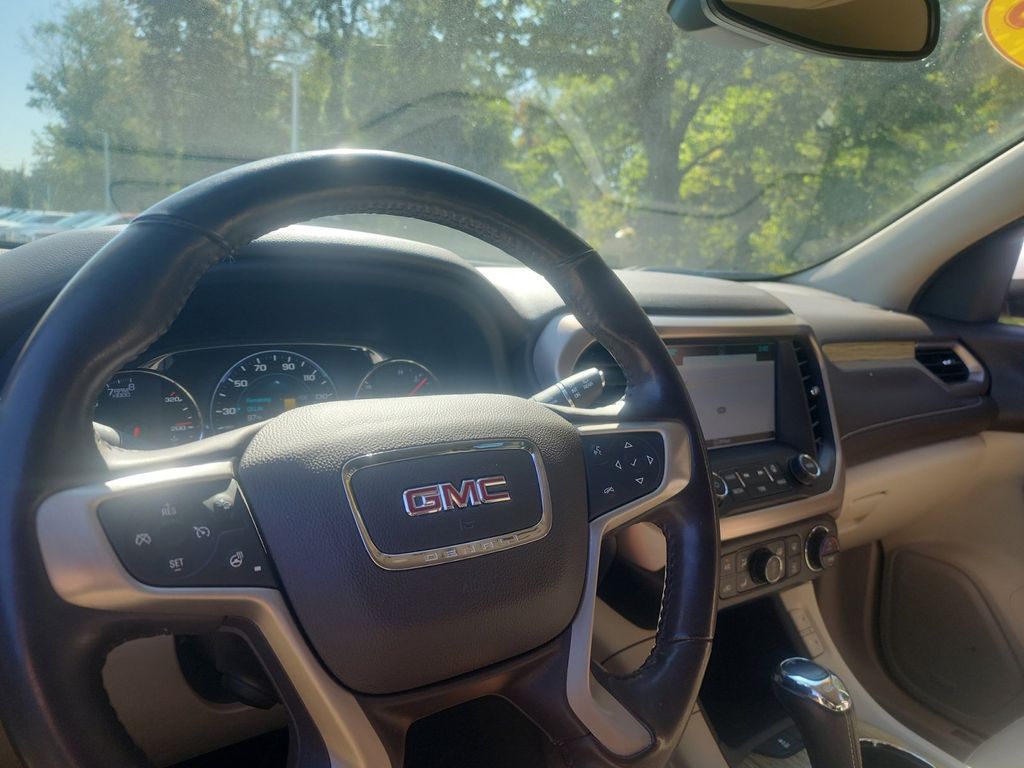 2018 GMC Acadia Denali 41