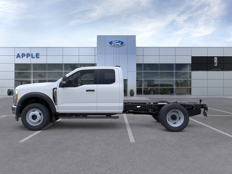 2025 Ford F-450 Chassis XL