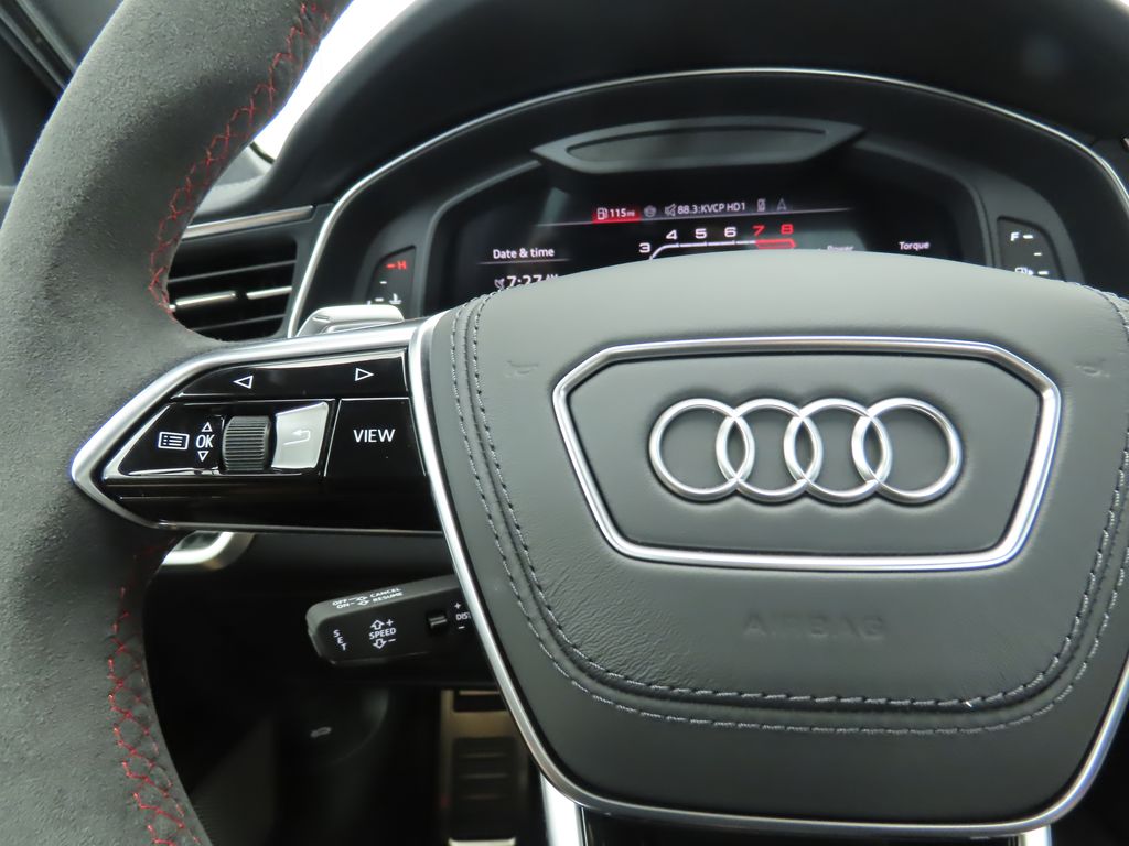 Thumbnail: 2025 Audi RS 6 - 12