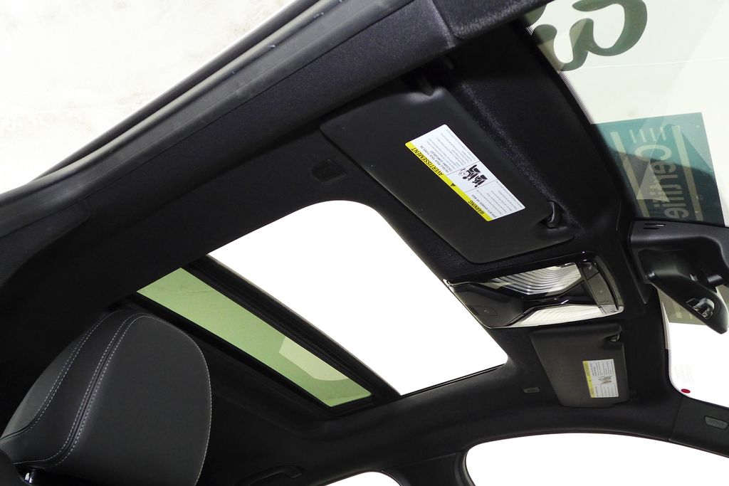 Thumbnail: 2023 BMW i4 - 18