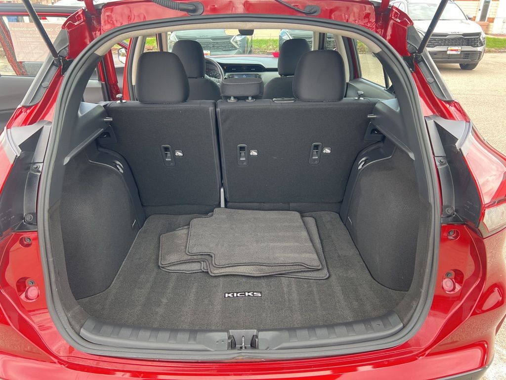 2022 Nissan Kicks SV photo
