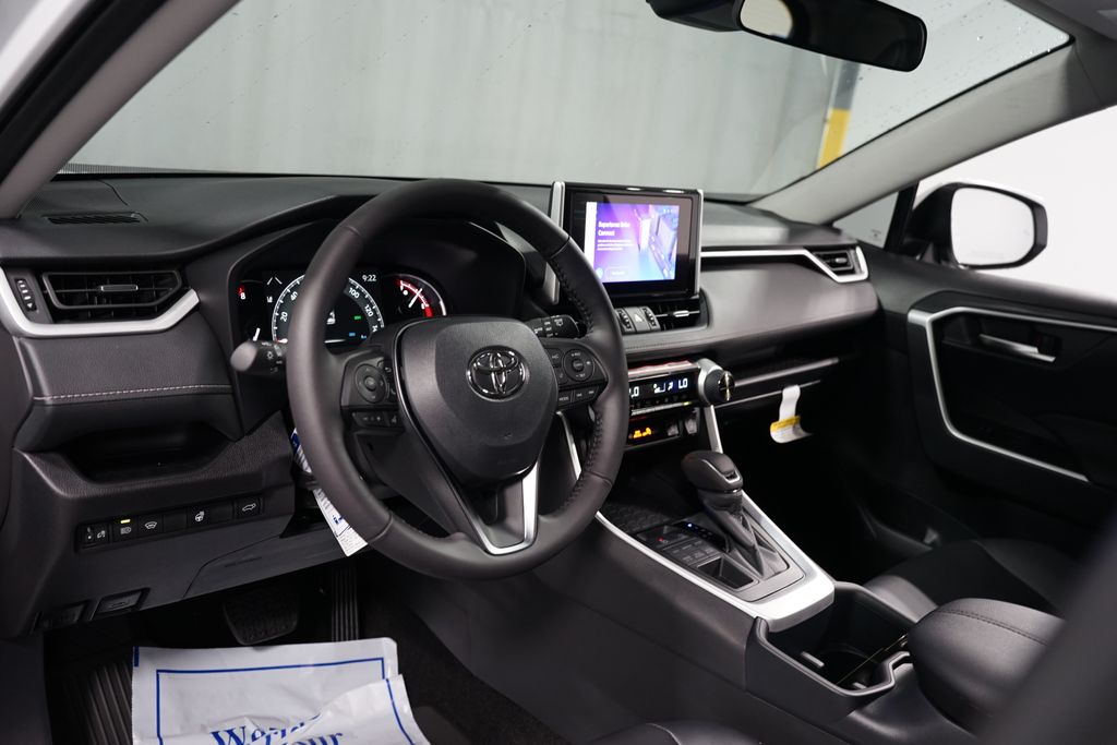 Thumbnail: 2025 Toyota RAV4 - 11