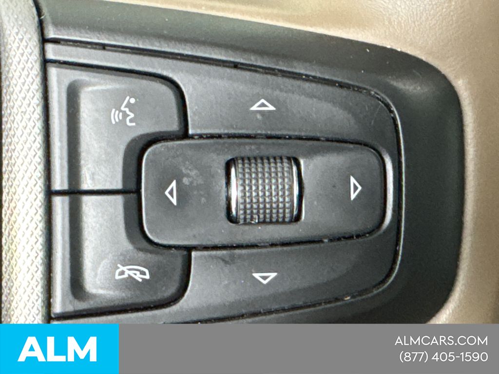 Used 2023 Silver GMC Denali image 31
