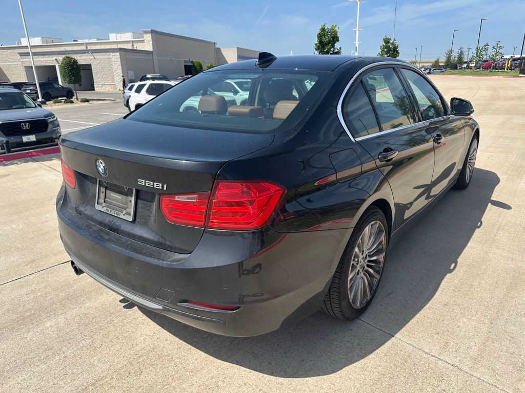 Thumbnail: 2014 BMW 3 Series - 3