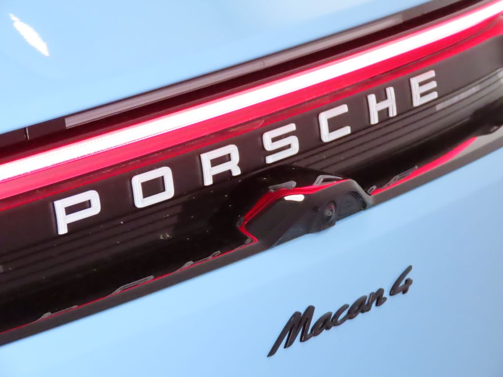 Thumbnail: 2024 Porsche Macan - 12