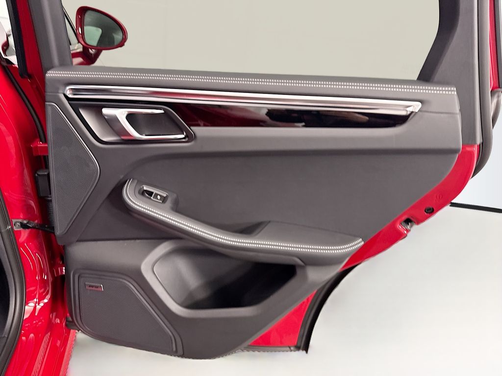 Thumbnail: 2026 Porsche Macan - 28