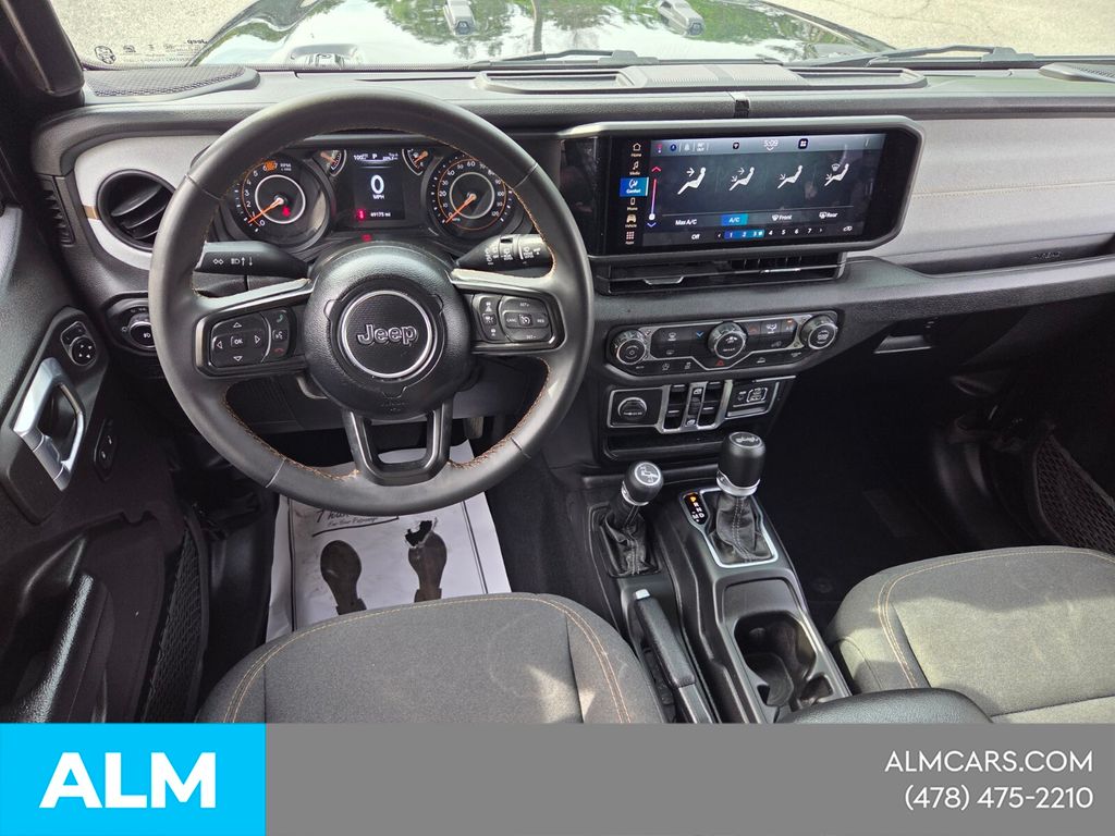 Used 2025 Black Jeep Sport S image 10