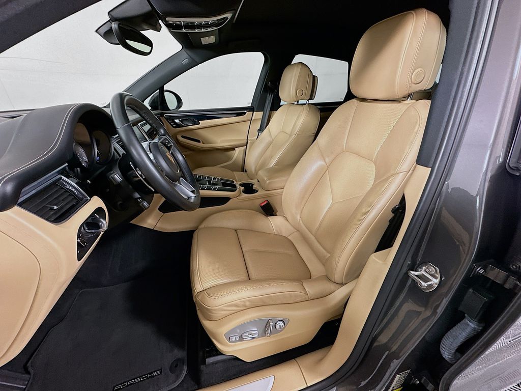 Thumbnail: 2018 Porsche Macan - 21
