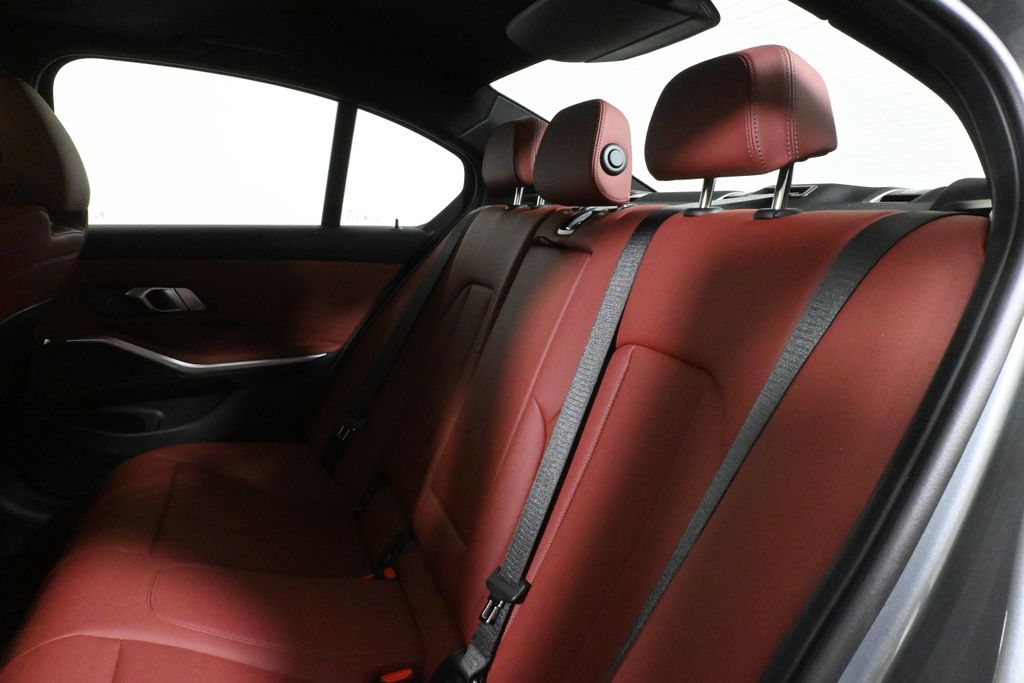 Thumbnail: 2026 BMW 3 Series - 4