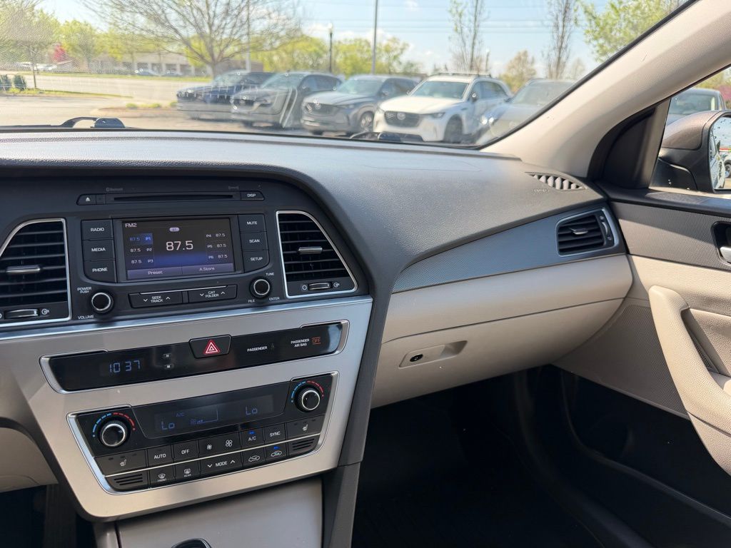 Used 2015 Brown Hyundai Sport image 24