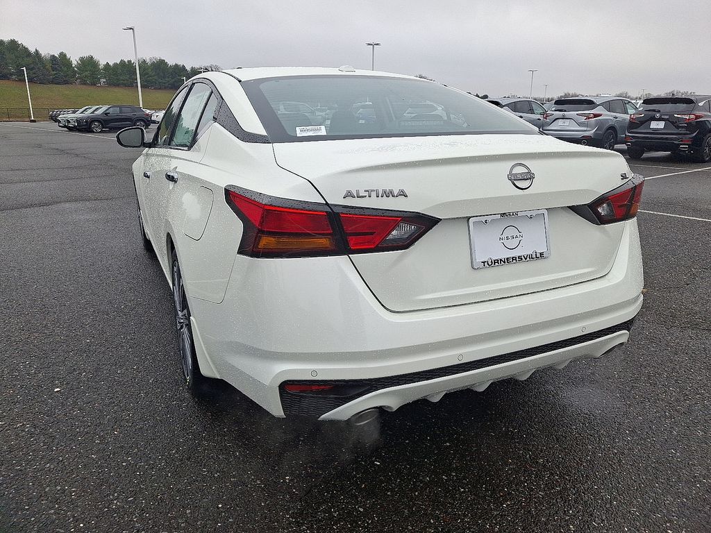 Thumbnail: 2025 Nissan Altima - 3