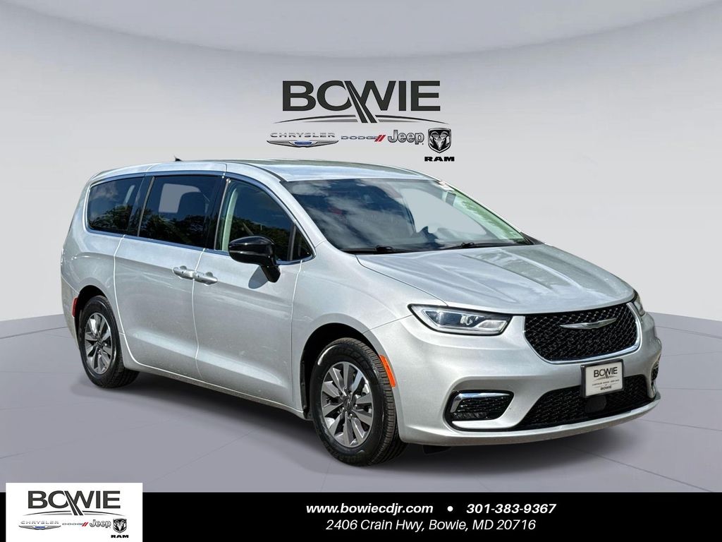 2024 Chrysler Pacifica Hybrid Select FWD