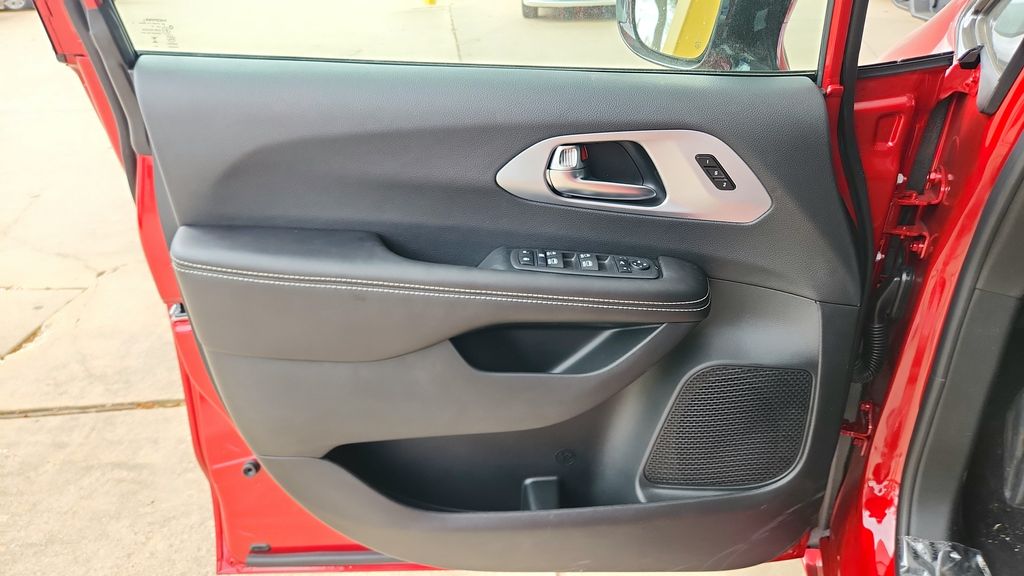 2026 Chrysler Pacifica