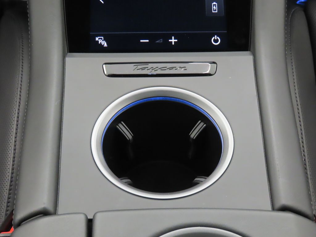 Thumbnail: 2023 Porsche Taycan - 31