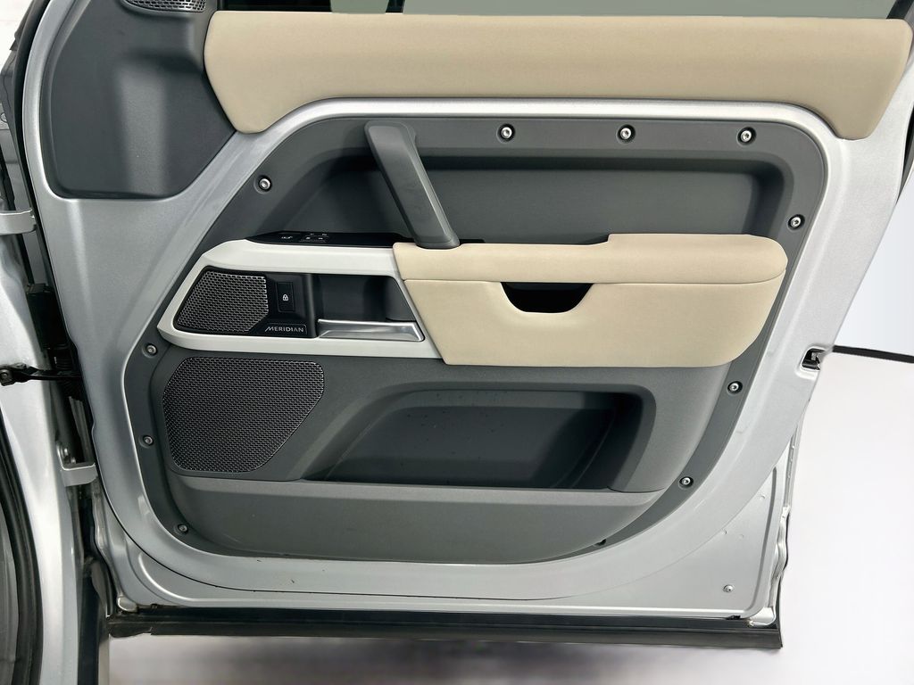 Thumbnail: 2020 Land Rover Defender - 24