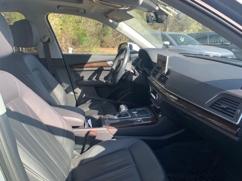 Thumbnail: 2019 Audi Q5 - 4