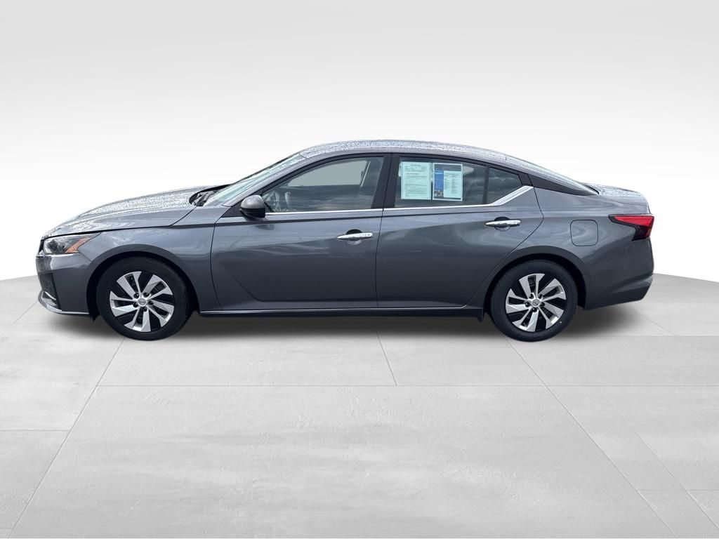 Used 2024 Nissan Altima Sedan