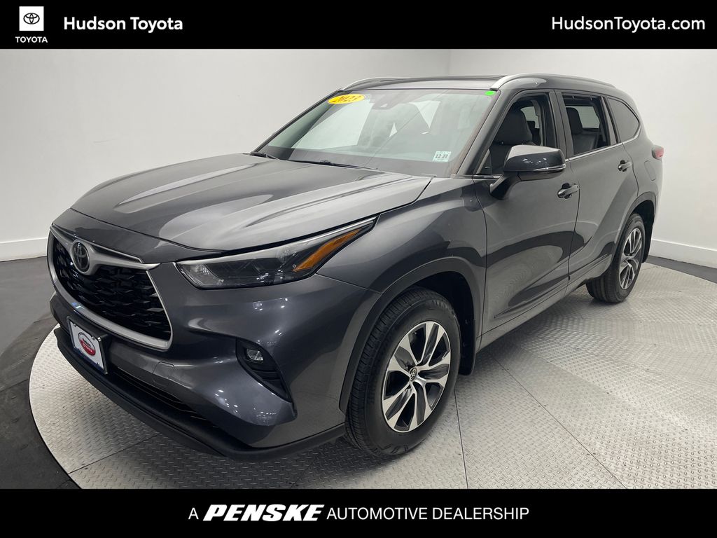 Thumbnail: 2023 Toyota Highlander - 1