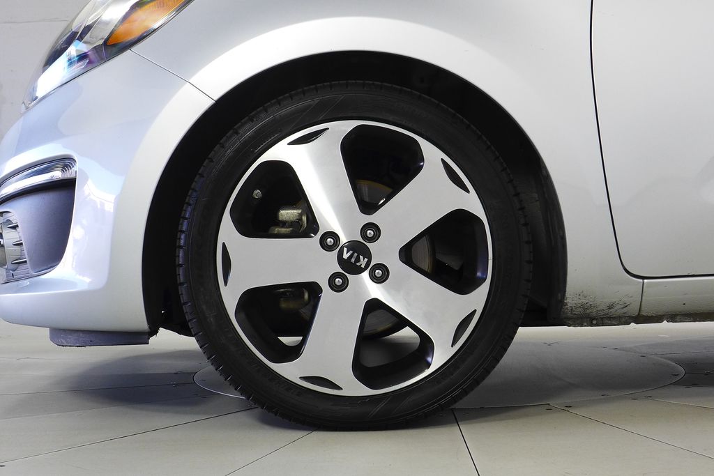 Thumbnail: 2016 Kia Rio - 5