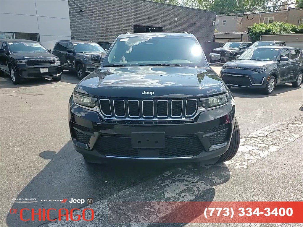 View vehicle photo 2