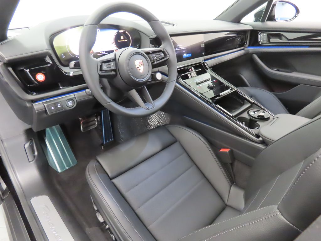 Thumbnail: 2025 Porsche Panamera - 4