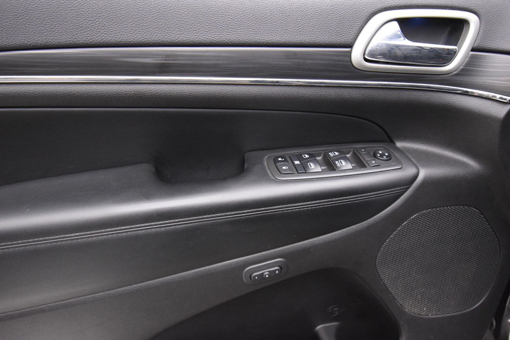 used 2021 Jeep Grand Cherokee car, priced at $24,000