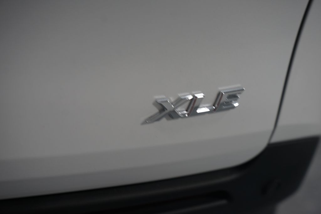 Thumbnail: 2025 Toyota Sienna - 10