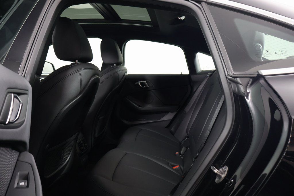 Thumbnail: 2024 BMW 2 Series - 11