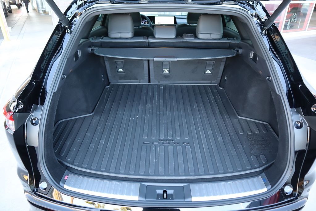 2026 Toyota Crown Signia Limited - Photo 27