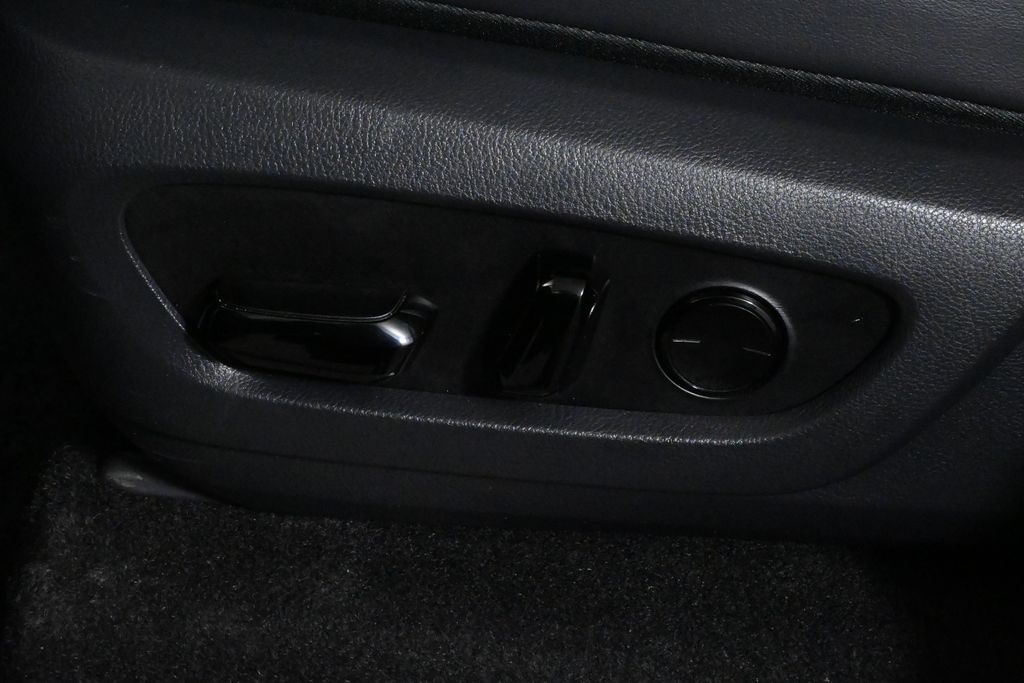 Thumbnail: 2025 Lexus GX - 27